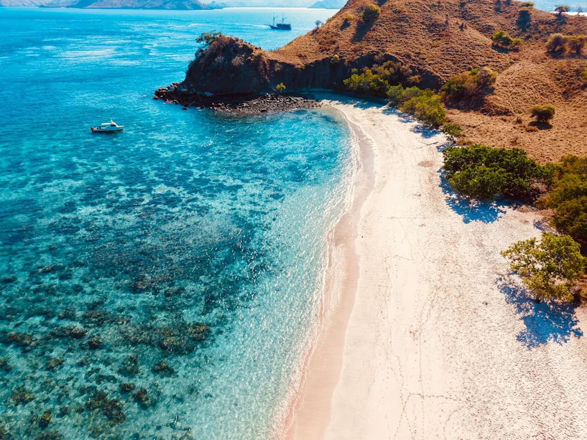 what makes Pink Beach special