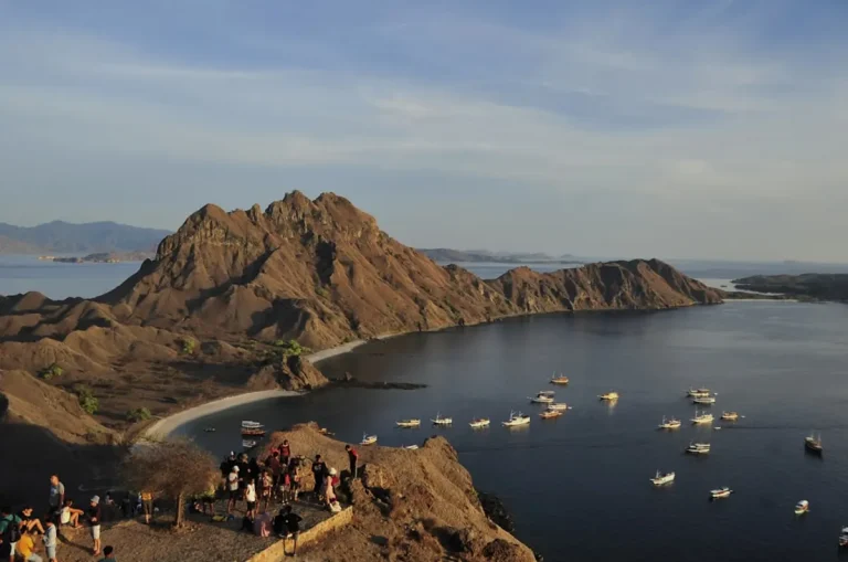 transport options to Komodo National Park